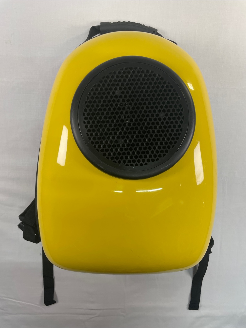 CityBAG pet bubble capsule hard shell pet carrier backpack. Breathable air flow